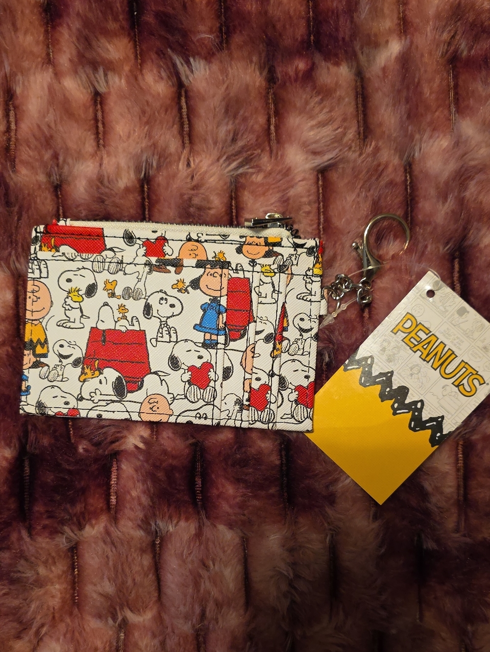 9.5k Views!🤩❤️Peanuts White & Red Snoopy Pattern Card Holder with Keychain